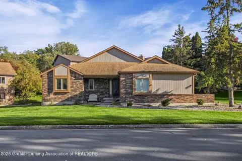 2610 Woodhill Dr, Okemos, MI 48864