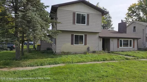 132 N Franklin St, Maple Rapids, MI 48853 photo 2