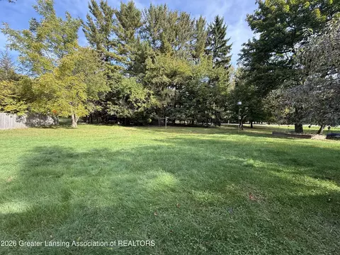1463 Cheboygan Rd, Okemos, MI 48864 photo 2