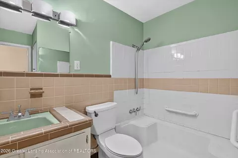 Bath - 1463 Cheboygan Rd, Okemos, MI 48864 photo 1 of 5