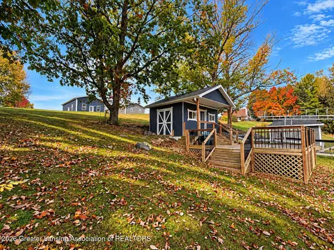 9113 Lakeside Dr, Perrinton, MI 48871