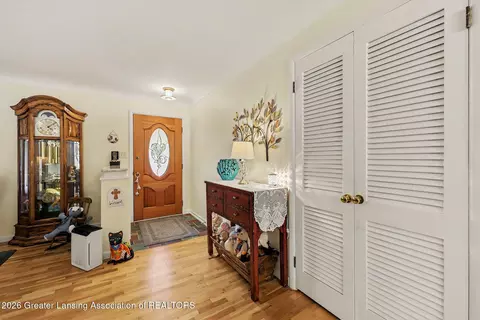 Entry Way - 837 Ellery Ave, Jackson, MI 49202 photo 1 of 1