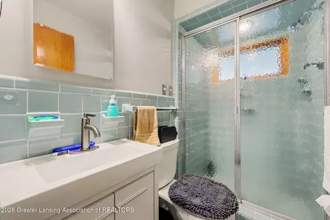 Bath - 837 Ellery Ave, Jackson, MI 49202 photo 2 of 3