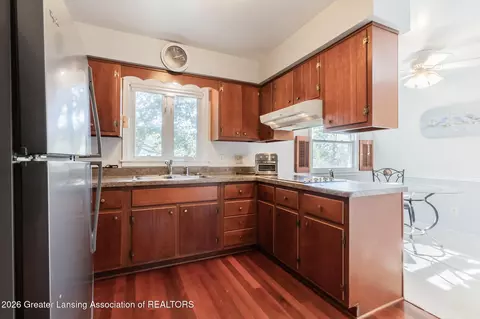 Kitchen - 13541 S Wright Rd, Eagle, MI 48822 photo 2 of 3