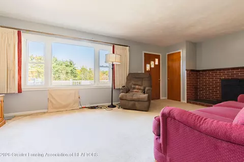 Living - 13541 S Wright Rd, Eagle, MI 48822 photo 1 of 4