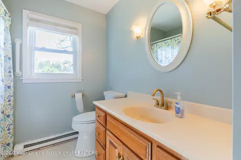 Bath - 13541 S Wright Rd, Eagle, MI 48822 photo 1 of 1