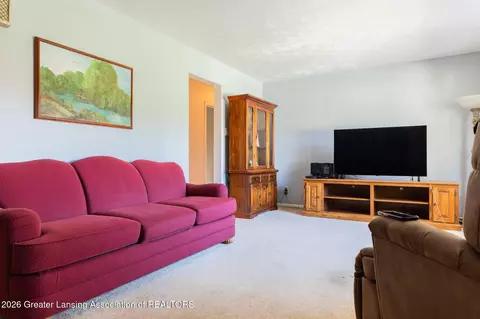 Living - 13541 S Wright Rd, Eagle, MI 48822 photo 3 of 4