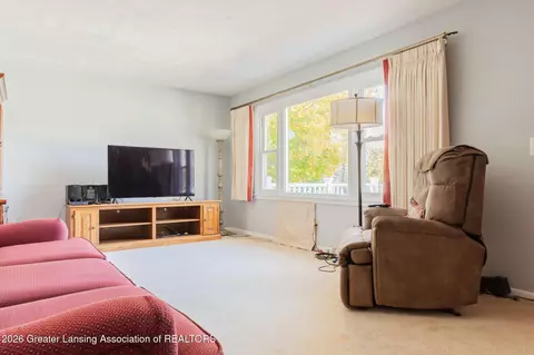 Living - 13541 S Wright Rd, Eagle, MI 48822 photo 2 of 4