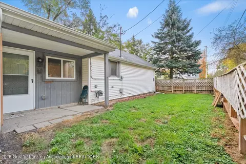 Exterior - 301 E Potter Ave, Lansing, MI 48910 photo 4 of 7