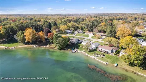 View/Area - 1013 W Geneva Dr, Dewitt, MI 48820 photo 7 of 11