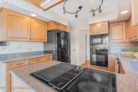 Kitchen - 1013 W Geneva Dr, Dewitt, MI 48820 photo 1 of 4