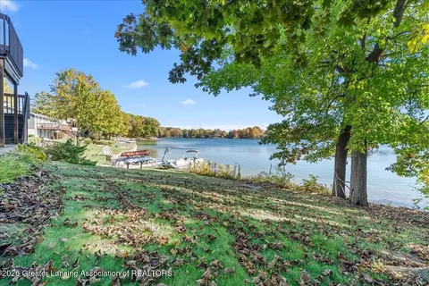Exterior - 1013 W Geneva Dr, Dewitt, MI 48820 photo 1 of 3