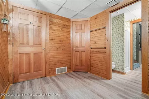 Entry Way - 1013 W Geneva Dr, Dewitt, MI 48820 photo 4 of 4