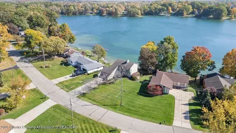 View/Area - 1013 W Geneva Dr, Dewitt, MI 48820 photo 2 of 11