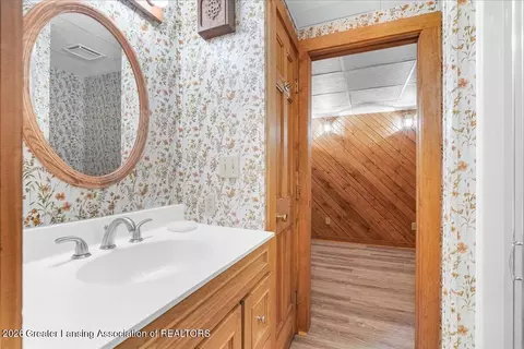 Bath - 1013 W Geneva Dr, Dewitt, MI 48820 photo 4 of 4