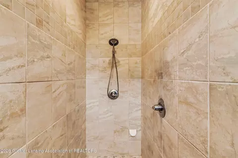 Bath - 2425 Turning Leaf Ln, Okemos, MI 48864 photo 2 of 4
