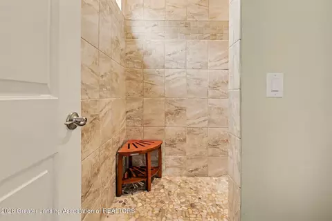Bath - 2425 Turning Leaf Ln, Okemos, MI 48864 photo 3 of 4