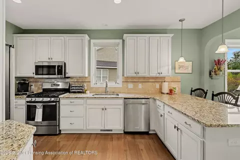 Kitchen - 2425 Turning Leaf Ln, Okemos, MI 48864 photo 3 of 6