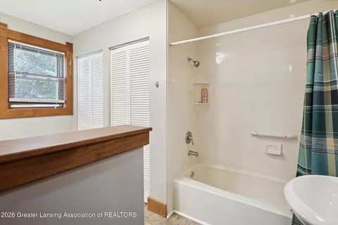 Bath - 6491 Oneida Rd, Charlotte, MI 48813 photo 1 of 4