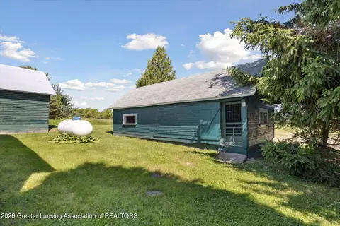 Exterior - 6491 Oneida Rd, Charlotte, MI 48813 photo 7 of 8