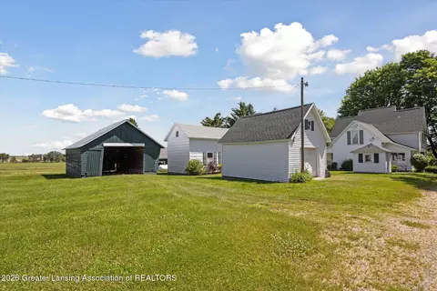 Exterior - 6491 Oneida Rd, Charlotte, MI 48813 photo 4 of 8