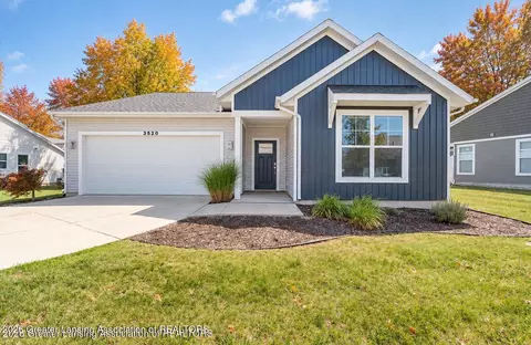 3320 Hamlet Cir #7, East Lansing, MI 48823