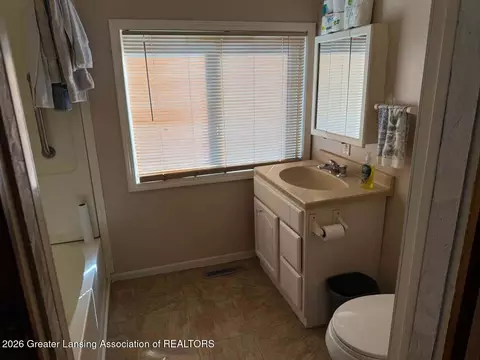 Bath - 215 W Quincy St, Dimondale, MI 48821 photo 1 of 1