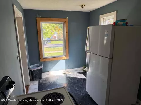 Entry Way - 215 W Quincy St, Dimondale, MI 48821 photo 1 of 2