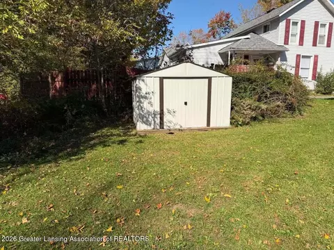 Exterior - 215 W Quincy St, Dimondale, MI 48821 photo 1 of 2