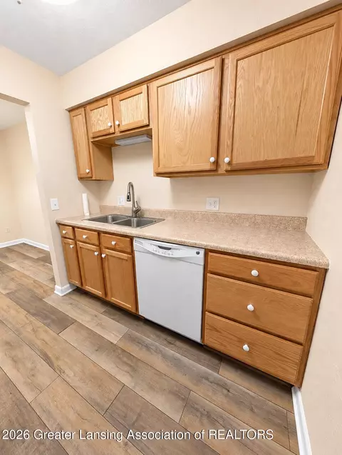 Kitchen - 5402 Maple Rdg #36, Haslett, MI 48840 photo 1 of 2