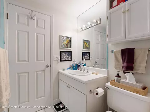 Bath - 6305 Beechfield Dr, Lansing, MI 48911 photo 2 of 3