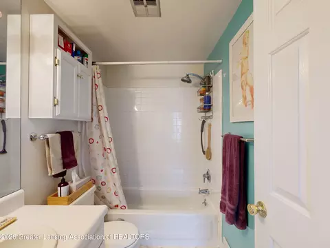 Bath - 6305 Beechfield Dr, Lansing, MI 48911 photo 3 of 3