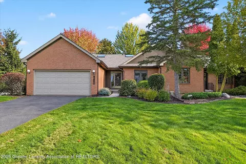 5260 Golden Cir, East Lansing, MI 48823