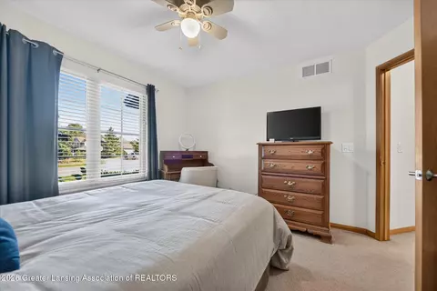 Bedroom - 7772 Forest View Dr, Haslett, MI 48840 photo 2 of 4