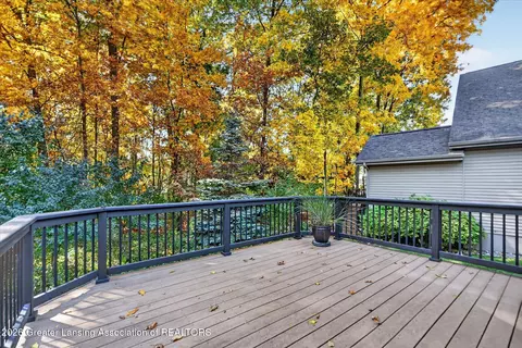 Exterior - 7772 Forest View Dr, Haslett, MI 48840 photo 6 of 7