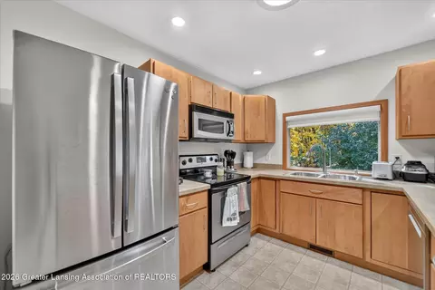 Kitchen - 7772 Forest View Dr, Haslett, MI 48840 photo 1 of 5