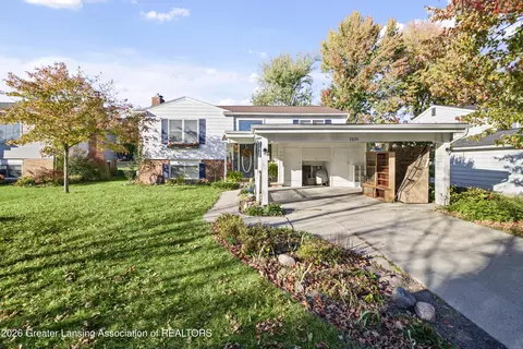2635 Groesbeck Ave, Lansing, MI 48912