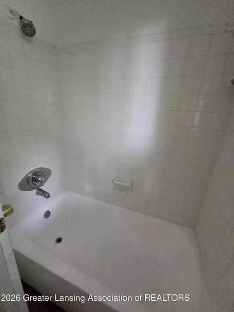 Bath - 3811 Cooley Dr, Lansing, MI 48911 photo 5 of 5