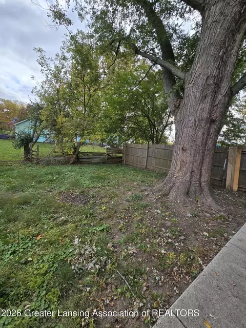 Exterior - 3811 Cooley Dr, Lansing, MI 48911 photo 2 of 4
