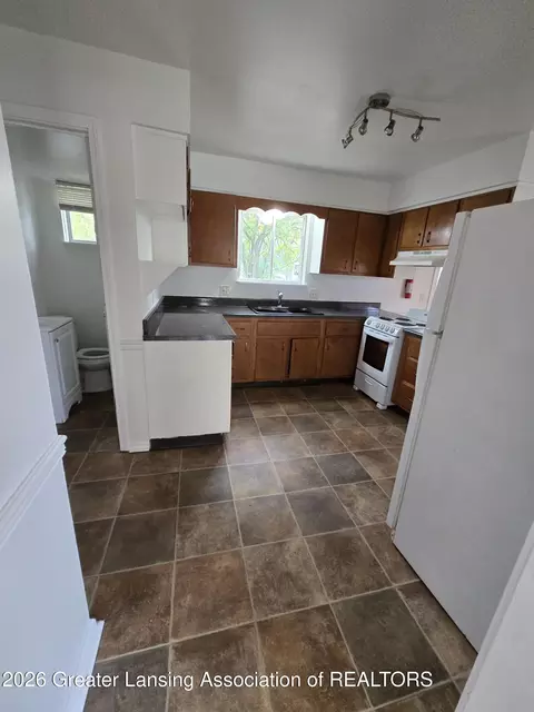 Kitchen - 3811 Cooley Dr, Lansing, MI 48911 photo 5 of 5