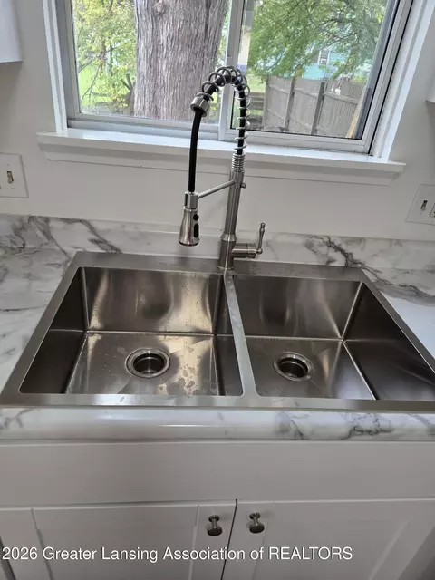 Kitchen - 3811 Cooley Dr, Lansing, MI 48911 photo 3 of 5