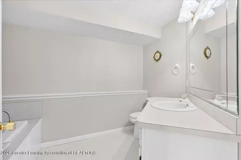 Bath - 11925 S Francis Rd, Dewitt, MI 48820 photo 2 of 4