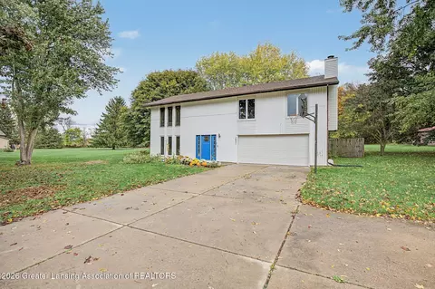 1655 S College Rd, Mason, MI 48854
