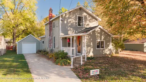 216 N Rogers St, Mason, MI 48854