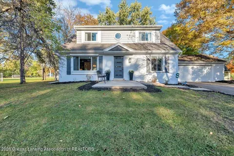 1942 Tamarisk Dr, East Lansing, MI 48823