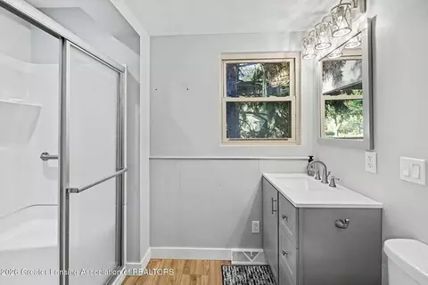 Bath - 1035 E Geneva Dr, Dewitt, MI 48820 photo 2 of 3