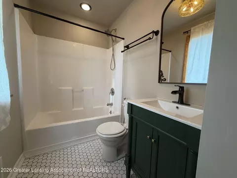 Bath - 1615 Jefferson Rd, Blanchard, MI 49310 photo 1 of 2