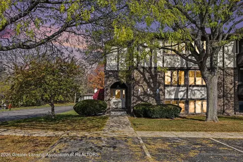 6164 Cobblers Dr #92, East Lansing, MI 48823