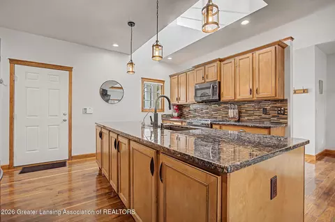 Kitchen - 12715 Ospreys Way, Dewitt, MI 48820 photo 3 of 4