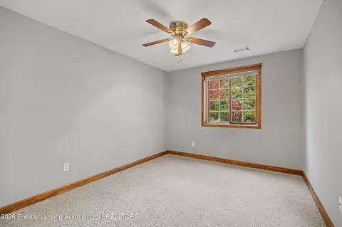 Bedroom - 12715 Ospreys Way, Dewitt, MI 48820 photo 9 of 10